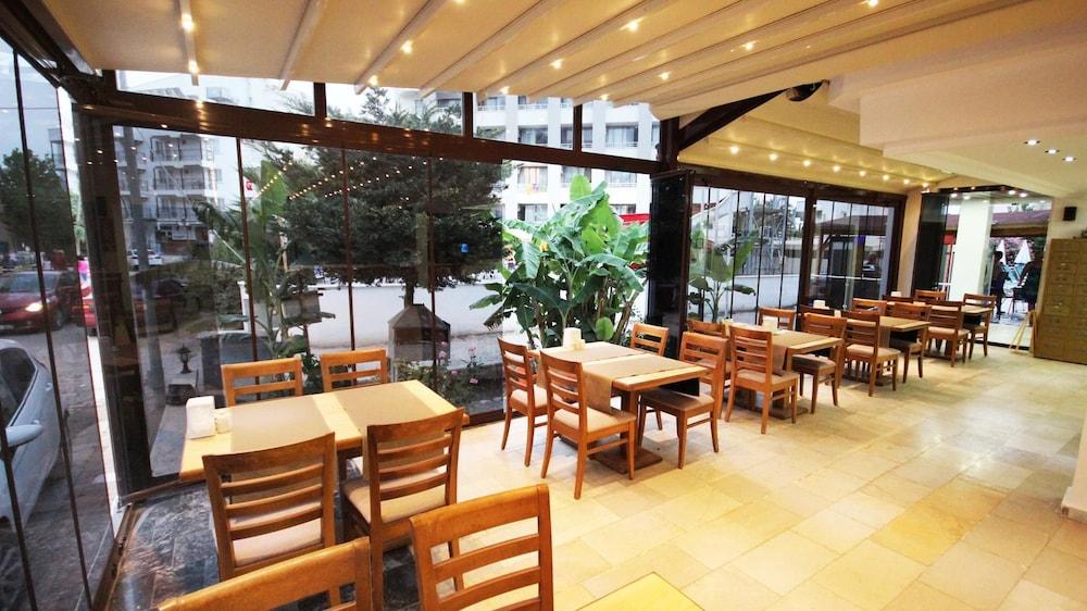 דידים Delta Hotel מראה חיצוני תמונה