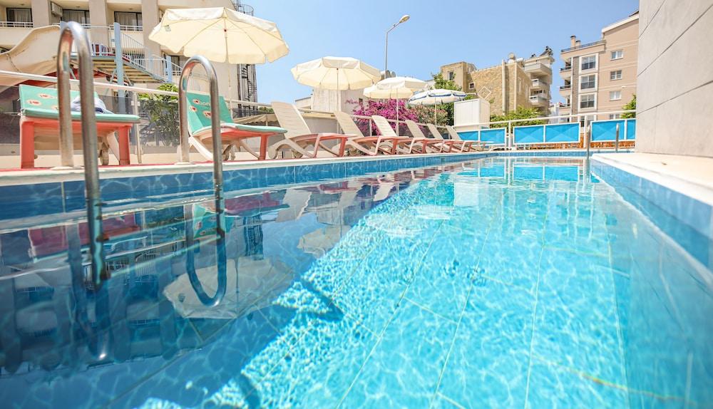 דידים Delta Hotel מראה חיצוני תמונה
