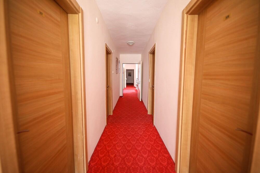 דידים Delta Hotel מראה חיצוני תמונה