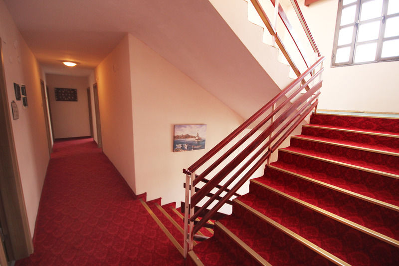 דידים Delta Hotel מראה חיצוני תמונה
