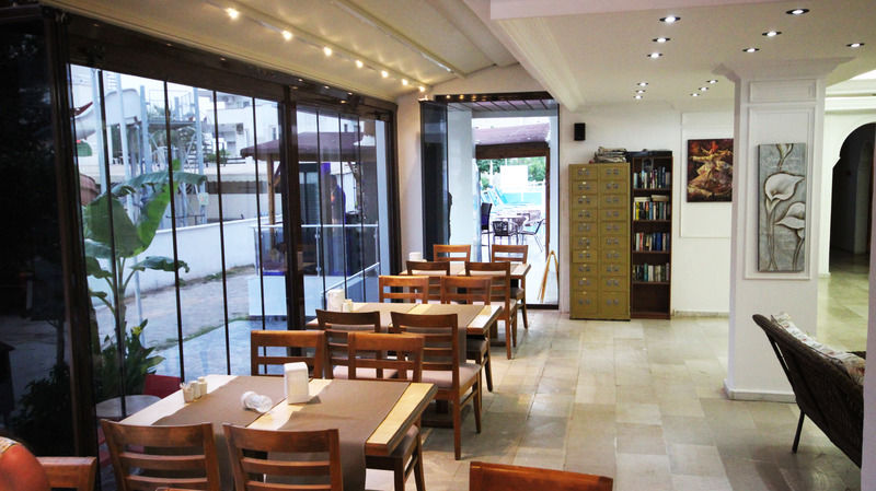 דידים Delta Hotel מראה חיצוני תמונה